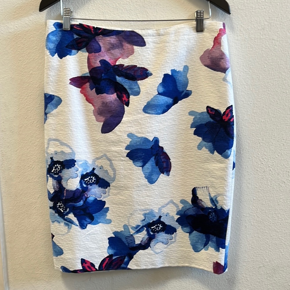 Banana republic size 10 skirt.